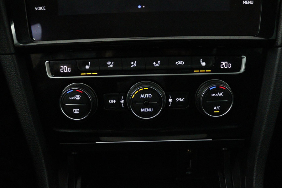 Volkswagen Golf 1.0 TSI Comfortline (PARKEERSENSOREN, CRUISE ADAPTIEF, NAVIGATIE, STOELVERWARMING)