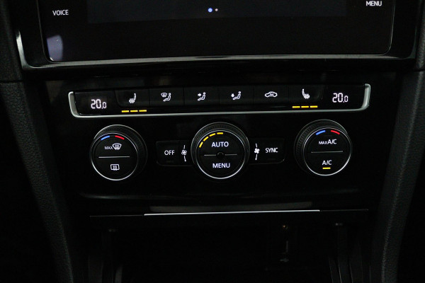 Volkswagen Golf 1.0 TSI Comfortline (PARKEERSENSOREN, CRUISE ADAPTIEF, NAVIGATIE, STOELVERWARMING)