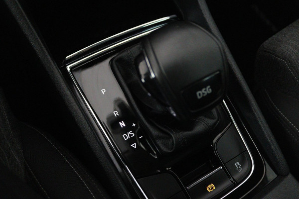 Škoda Karoq 1.5 TSI ACT Style Business (PANORAMADAK, CRUISE ADAPTIEF, PARKEERSENSOREN, STOELVERWARMING, NAVIGATIE, AUTOMAAT)