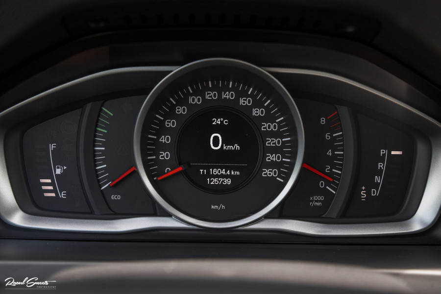 Volvo V60 1.5 T3 Momentum | Automaat | Cruise control | Keyless entry | Achterbank verwarmt | Trekhaak |