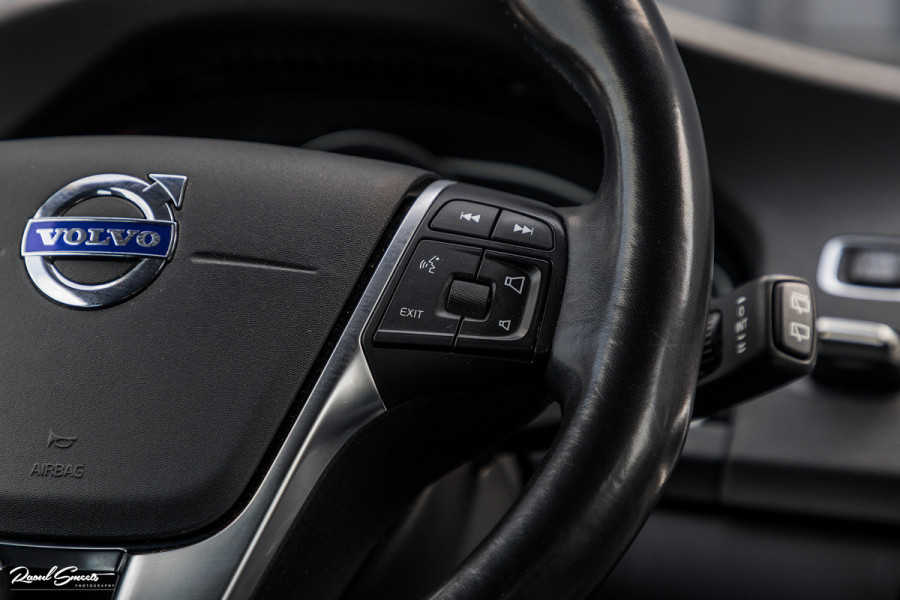 Volvo V60 1.5 T3 Momentum | Automaat | Cruise control | Keyless entry | Achterbank verwarmt | Trekhaak |