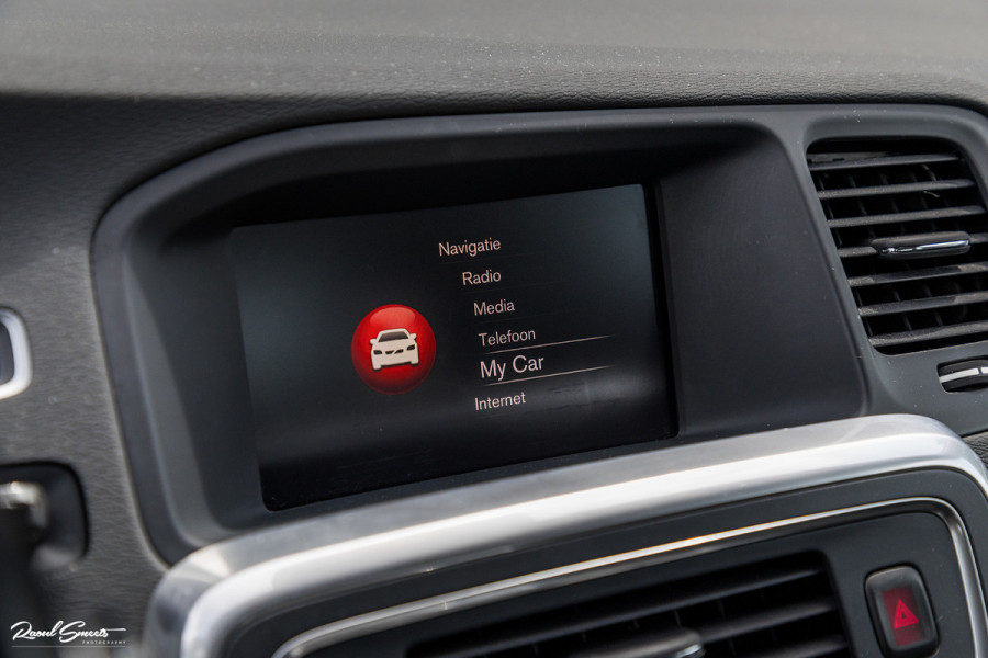 Volvo V60 1.5 T3 Momentum | Automaat | Cruise control | Keyless entry | Achterbank verwarmt | Trekhaak |
