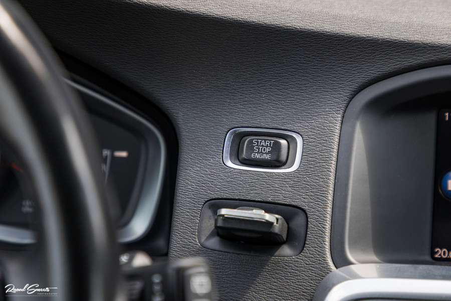 Volvo V60 1.5 T3 Momentum | Automaat | Cruise control | Keyless entry | Achterbank verwarmt | Trekhaak |