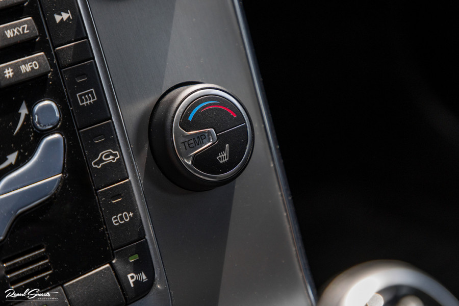 Volvo V60 1.5 T3 Momentum | Automaat | Cruise control | Keyless entry | Achterbank verwarmt | Trekhaak |