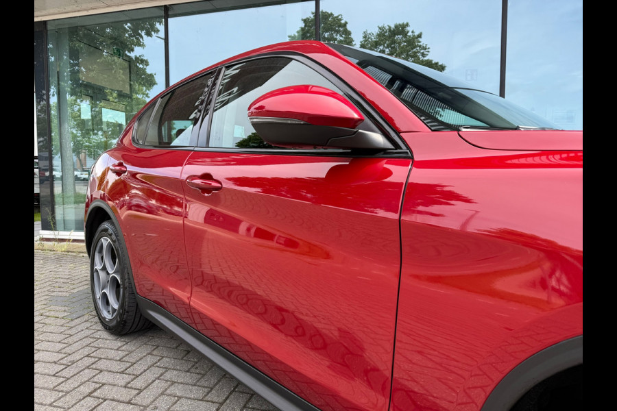 Alfa Romeo Stelvio 2.0 T AWD Super - Automaat - Leder - Navi - Parkeerhulp