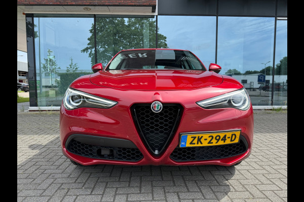 Alfa Romeo Stelvio 2.0 T AWD Super - Automaat - Leder - Navi - Parkeerhulp
