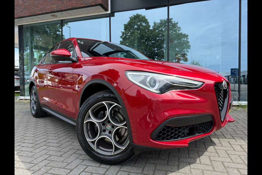 Alfa Romeo Stelvio 2.0 T AWD Super - Automaat - Leder - Navi - Parkeerhulp