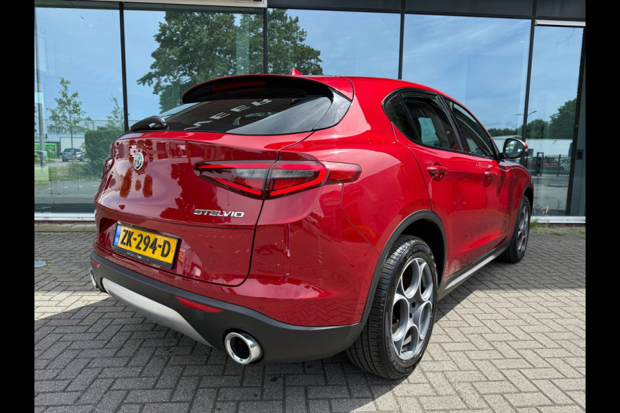 Alfa Romeo Stelvio 2.0 T AWD Super - Automaat - Leder - Navi - Parkeerhulp