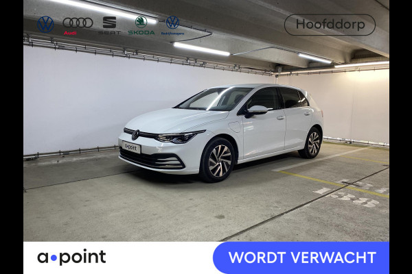 Volkswagen Golf 1.4 eHybrid Style 204 pk Automaat (DSG) | Navigatie | Parkeersensoren | Adaptieve cruise control | Stoelverwarming |