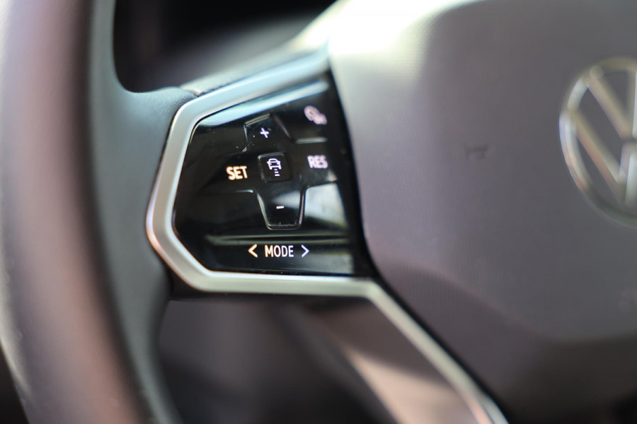 Volkswagen ID. Buzz Cargo 77 kWh / Acc / AUT / Camera / 3 Zits / Schuifdeur / Elek Pakket / Pdc / Led / MAXTON