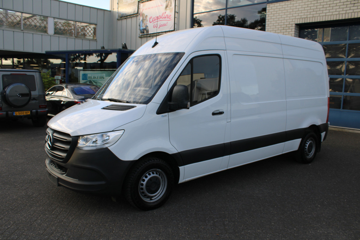 Mercedes-Benz Sprinter 214 CDI L2H2 MBUX, Trekhaak, Brake assyst Mercedes-Benz Sprinter 214 CDI L2H2 MBUX, Trekhaak, Brake assyst