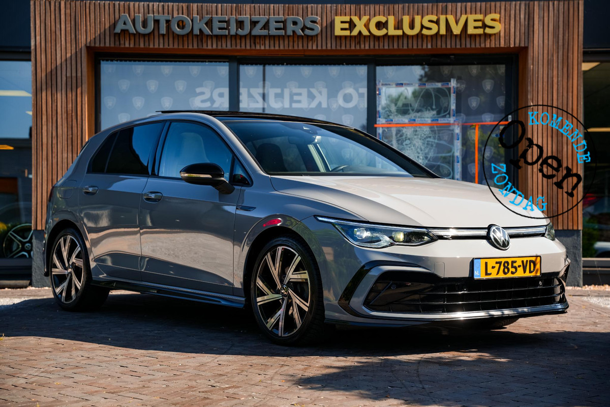 Volkswagen Golf 1.5 eTSI R-Line Nardo Pano IQ Led Automaat