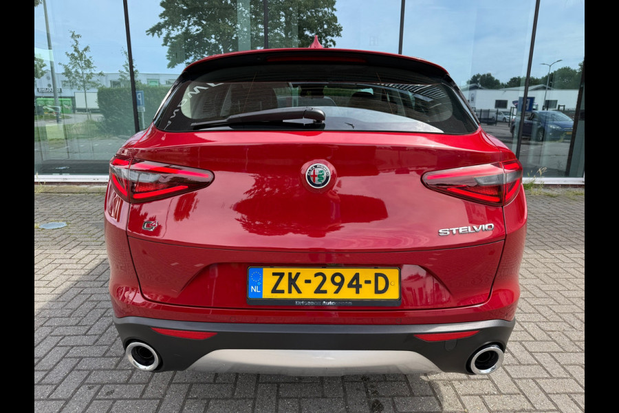Alfa Romeo Stelvio 2.0 T AWD Super - Automaat - Leder - Navi - Parkeerhulp