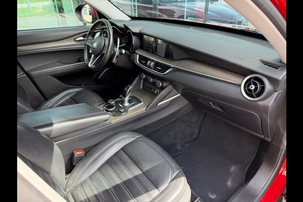 Alfa Romeo Stelvio 2.0 T AWD Super - Automaat - Leder - Navi - Parkeerhulp