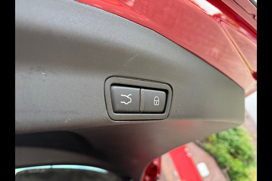 Alfa Romeo Stelvio 2.0 T AWD Super - Automaat - Leder - Navi - Parkeerhulp