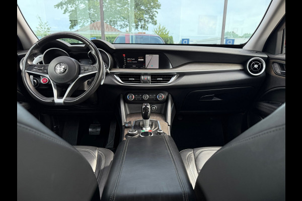 Alfa Romeo Stelvio 2.0 T AWD Super - Automaat - Leder - Navi - Parkeerhulp