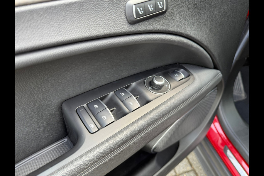 Alfa Romeo Stelvio 2.0 T AWD Super - Automaat - Leder - Navi - Parkeerhulp