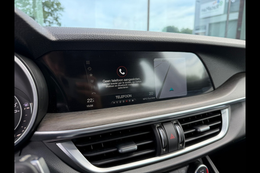 Alfa Romeo Stelvio 2.0 T AWD Super - Automaat - Leder - Navi - Parkeerhulp