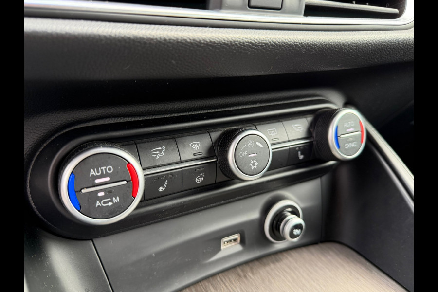 Alfa Romeo Stelvio 2.0 T AWD Super - Automaat - Leder - Navi - Parkeerhulp