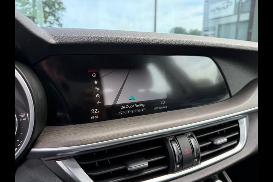 Alfa Romeo Stelvio 2.0 T AWD Super - Automaat - Leder - Navi - Parkeerhulp