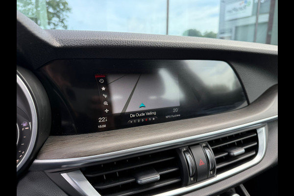 Alfa Romeo Stelvio 2.0 T AWD Super - Automaat - Leder - Navi - Parkeerhulp