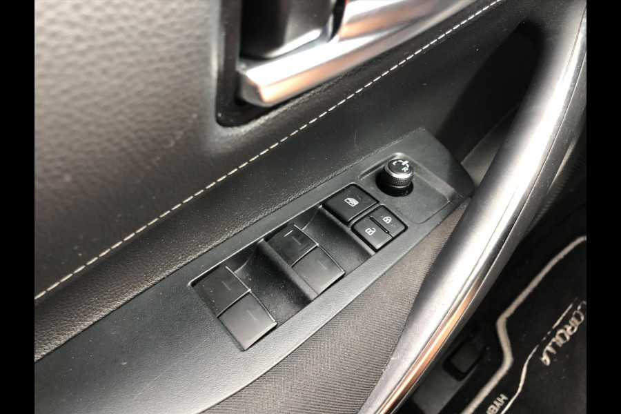 Toyota Corolla Touring Sports 1.8 Hybrid Active | Apple CarPlay/Android Auto, LED, Lichtmetalen velgen, Parkeercamera