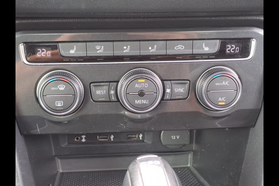 Volkswagen Tiguan 2.0 TSI 4Motion Highline R-line | LED | Pano | Trekhaak | Leder | Elek. klep | Virtual | LMV 20" | Camera | Vol |