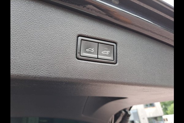 Volkswagen Tiguan 2.0 TSI 4Motion Highline R-line | LED | Pano | Trekhaak | Leder | Elek. klep | Virtual | LMV 20" | Camera | Vol |