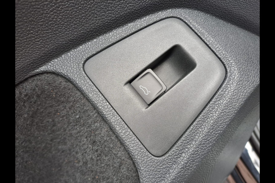 Volkswagen Tiguan 2.0 TSI 4Motion Highline R-line | LED | Pano | Trekhaak | Leder | Elek. klep | Virtual | LMV 20" | Camera | Vol |