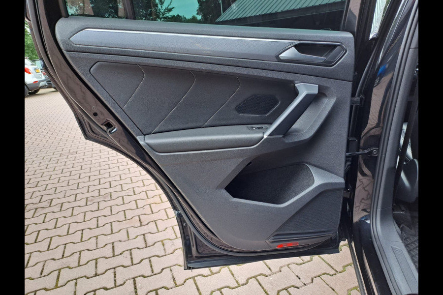 Volkswagen Tiguan 2.0 TSI 4Motion Highline R-line | LED | Pano | Trekhaak | Leder | Elek. klep | Virtual | LMV 20" | Camera | Vol |