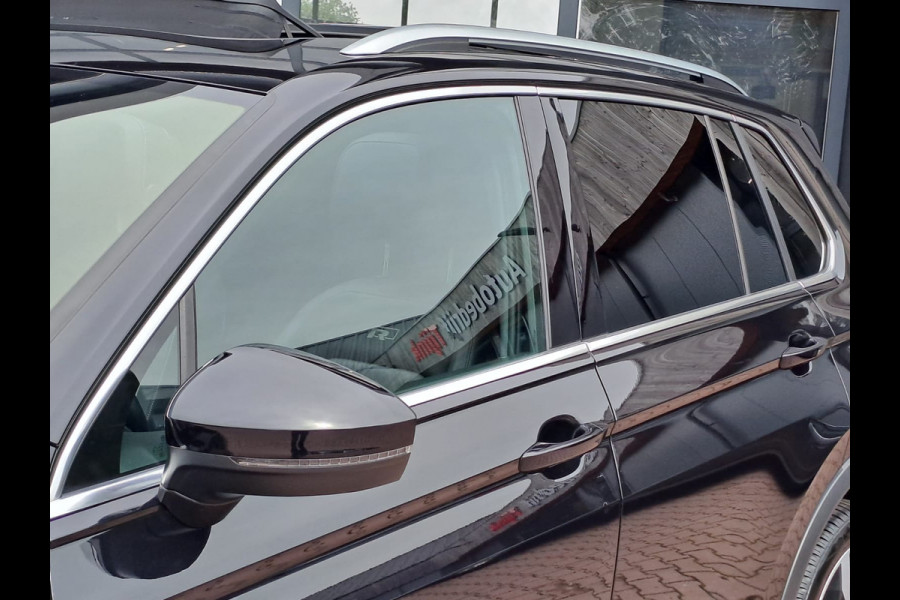 Volkswagen Tiguan 2.0 TSI 4Motion Highline R-line | LED | Pano | Trekhaak | Leder | Elek. klep | Virtual | LMV 20" | Camera | Vol |