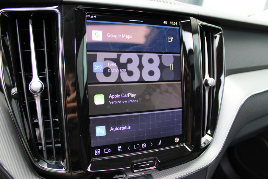 Volvo XC60 2.0 T8 Plug-in hybrid AWD Plus Dark | Luchtvering | 360 | H&K | Trekhaak