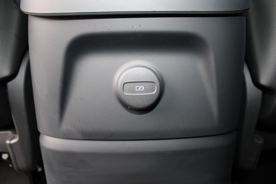 Volvo XC60 2.0 T8 Plug-in hybrid AWD Plus Dark | Luchtvering | 360 | H&K | Trekhaak