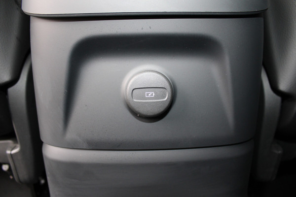 Volvo XC60 2.0 T8 Plug-in hybrid AWD Plus Dark | Luchtvering | 360 | H&K | Trekhaak