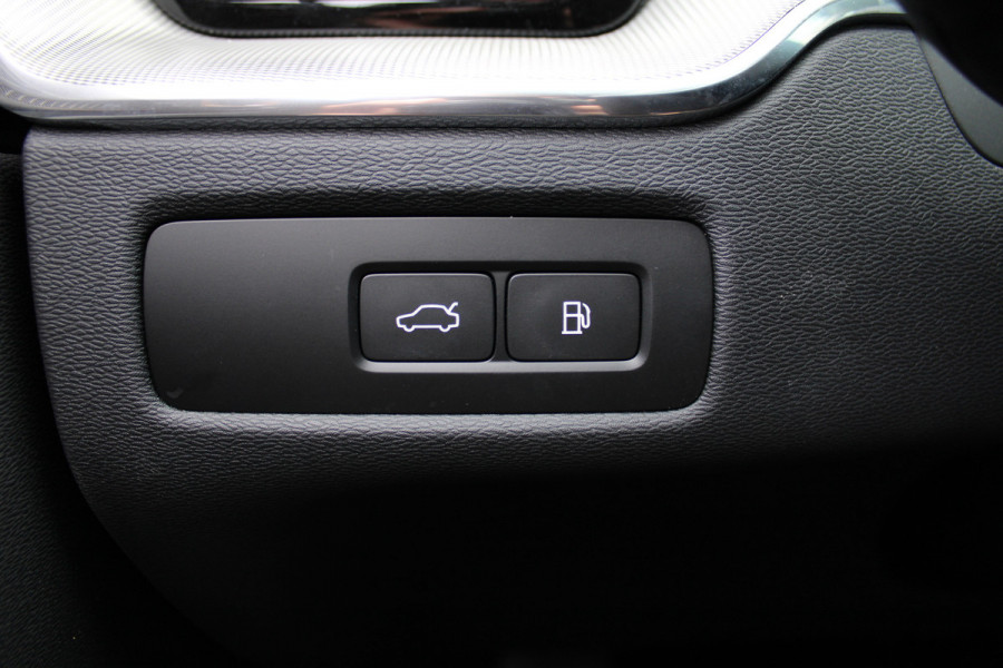 Volvo XC60 2.0 T8 Plug-in hybrid AWD Plus Dark | Luchtvering | 360 | H&K | Trekhaak