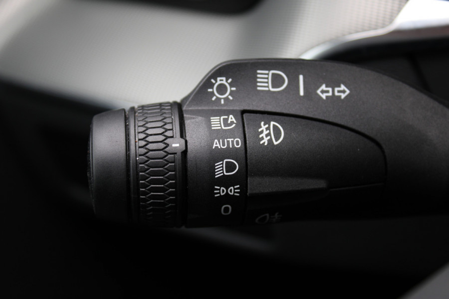 Volvo XC60 2.0 T8 Plug-in hybrid AWD Plus Dark | Luchtvering | 360 | H&K | Trekhaak