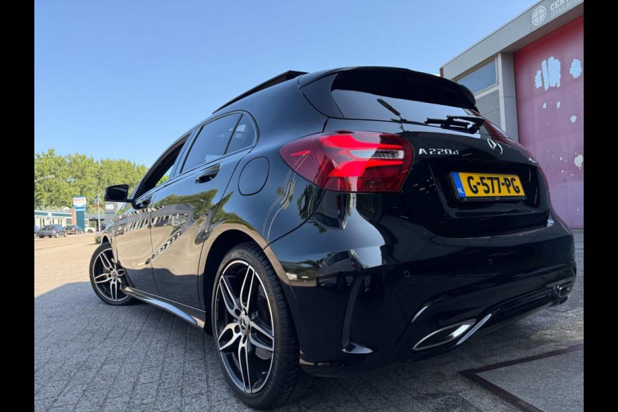 Mercedes-Benz A-Klasse 220 D 4MATIC AMG 4X4 LEDER PANO CAM FACE+ LUXE