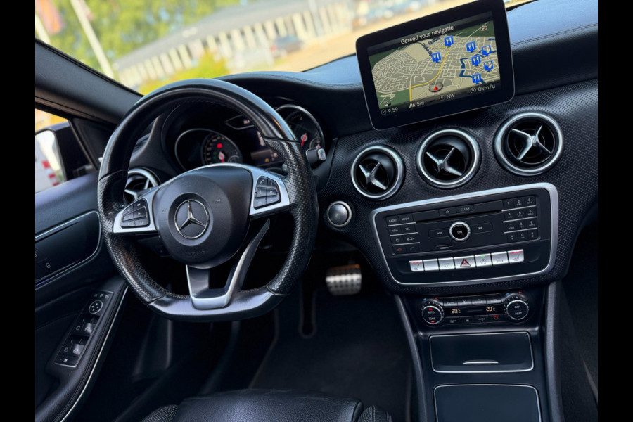 Mercedes-Benz A-Klasse 220 D 4MATIC AMG 4X4 LEDER PANO CAM FACE+ LUXE