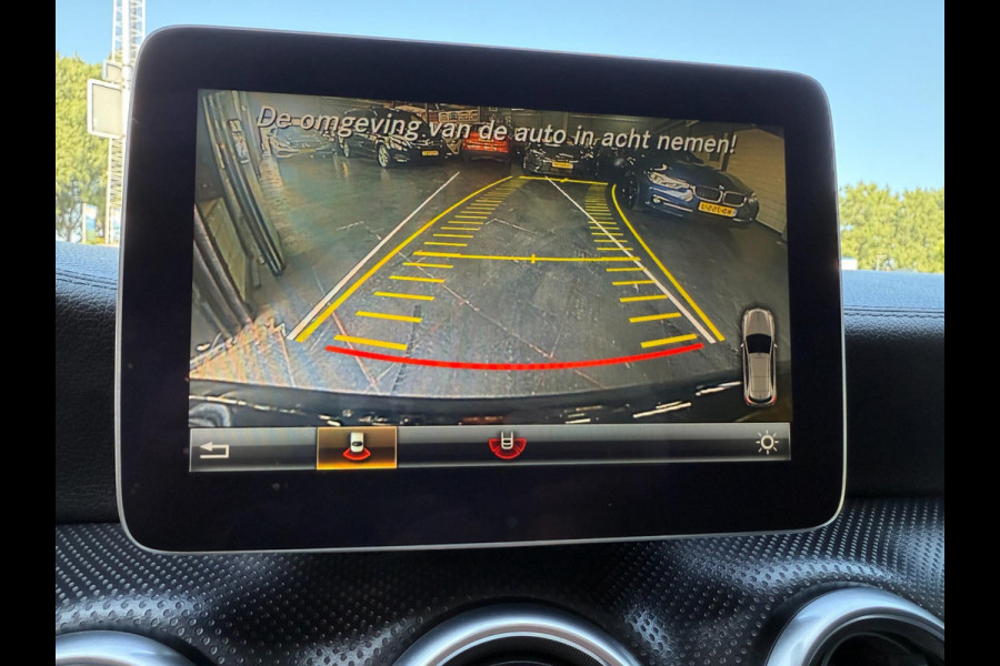 Mercedes-Benz A-Klasse 220 D 4MATIC AMG 4X4 LEDER PANO CAM FACE+ LUXE