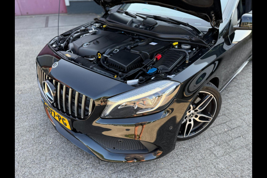 Mercedes-Benz A-Klasse 220 D 4MATIC AMG 4X4 LEDER PANO CAM FACE+ LUXE