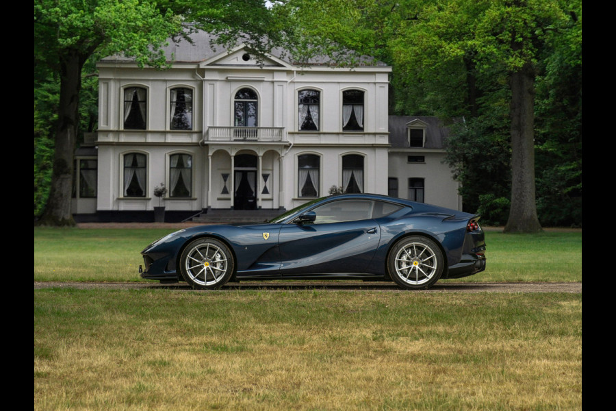 Ferrari 812 Superfast | Atelier Car | Blu Swaters | Veel alcantara! | Lift | JBL | Carbon Driver Zone | Briljante configuratie
