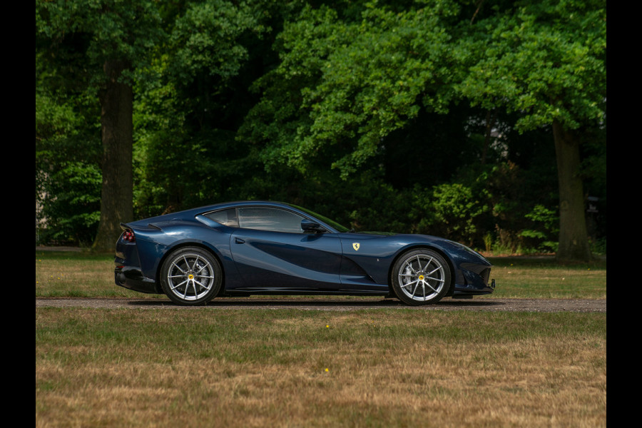 Ferrari 812 Superfast | Atelier Car | Blu Swaters | Veel alcantara! | Lift | JBL | Carbon Driver Zone | Briljante configuratie