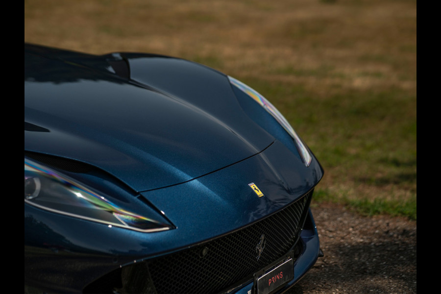 Ferrari 812 Superfast | Atelier Car | Blu Swaters | Veel alcantara! | Lift | JBL | Carbon Driver Zone | Briljante configuratie