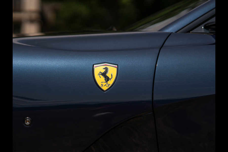 Ferrari 812 Superfast | Atelier Car | Blu Swaters | Veel alcantara! | Lift | JBL | Carbon Driver Zone | Briljante configuratie