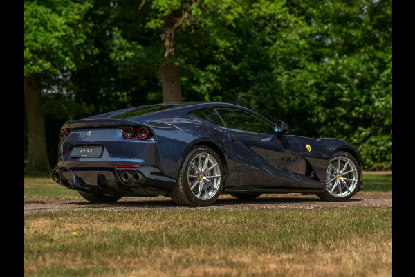 Ferrari 812 Superfast | Atelier Car | Blu Swaters | Veel alcantara! | Lift | JBL | Carbon Driver Zone | Briljante configuratie