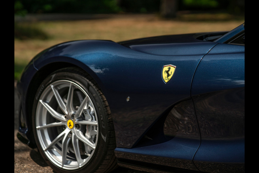 Ferrari 812 Superfast | Atelier Car | Blu Swaters | Veel alcantara! | Lift | JBL | Carbon Driver Zone | Briljante configuratie