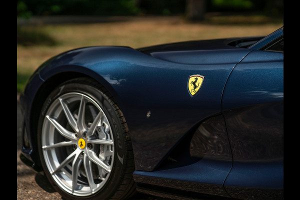 Ferrari 812 Superfast | Atelier Car | Blu Swaters | Veel alcantara! | Lift | JBL | Carbon Driver Zone | Briljante configuratie