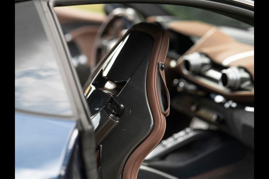 Ferrari 812 Superfast | Atelier Car | Blu Swaters | Veel alcantara! | Lift | JBL | Carbon Driver Zone | Briljante configuratie