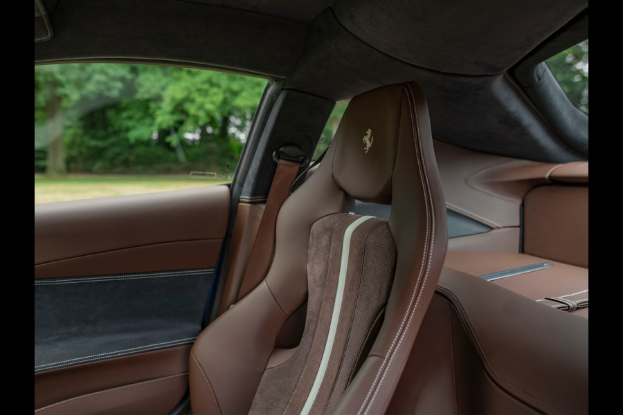 Ferrari 812 Superfast | Atelier Car | Blu Swaters | Veel alcantara! | Lift | JBL | Carbon Driver Zone | Briljante configuratie