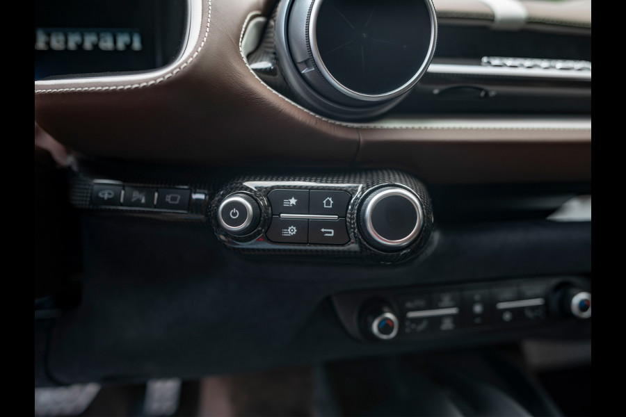 Ferrari 812 Superfast | Atelier Car | Blu Swaters | Veel alcantara! | Lift | JBL | Carbon Driver Zone | Briljante configuratie